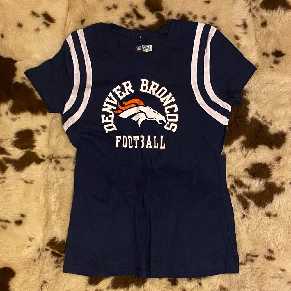 Denver Broncos tee shirt